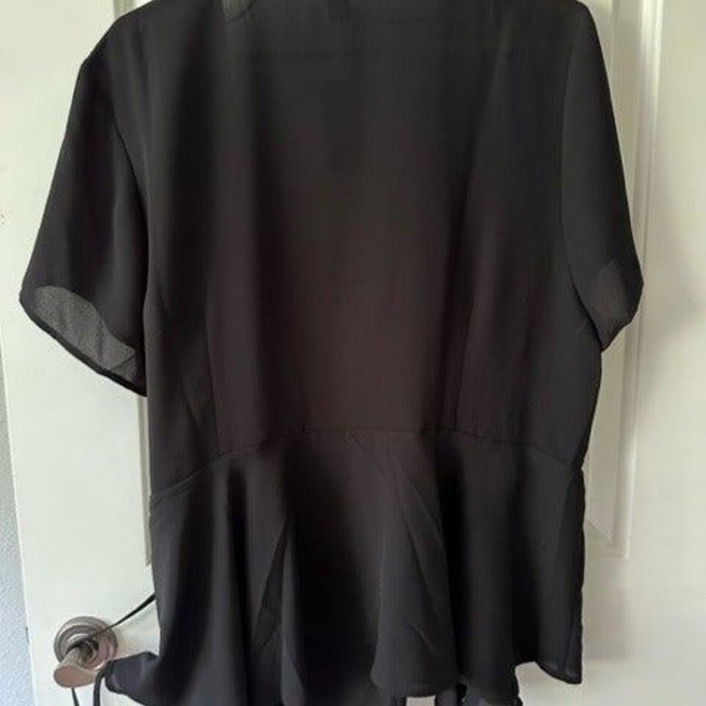 Forever 21 Plus Size Black Ruffle Wrap Blouse Peplum Chiffon Short Sleeve 3X NWT - Picture 2 of 2